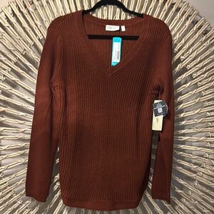 Burnt Orange V-Neck Sweater with Chunky Knit Design